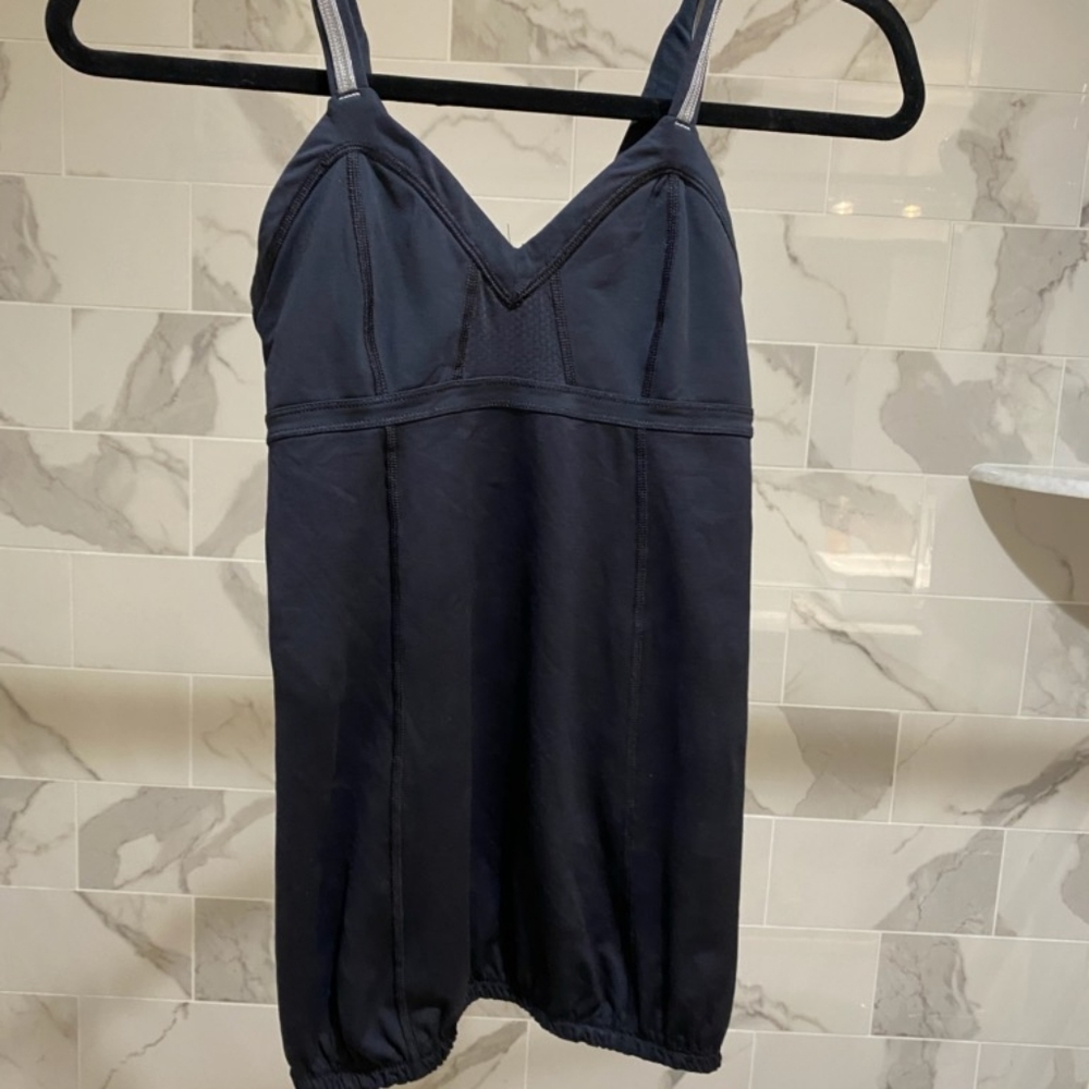 Lululemon athletic top